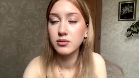 Mia online show from 07-17-26, 10:11