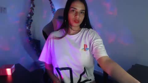 Snapshot of mauhype chatting on 01-14-26, 03:01 Mau and Lauren online show from 01-14-26, 03:01