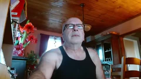 Maurice online show from 01-05-25, 01:04