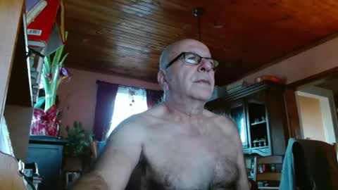 Maurice online show from 01-14-25, 01:38