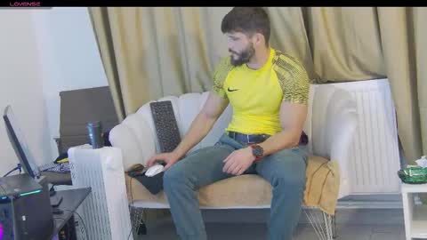 mauro_real_man online show from 11-06-25, 06:53