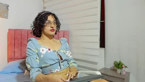 Snapshot of maverick_angel chatting on 04-07-26, 04:07 Maverick online show from 04-07-26, 04:07