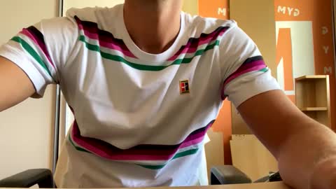 Snapshot of max681334 chatting on 10-10-25, 09:30 max681334 online show from 10-10-25, 09:30