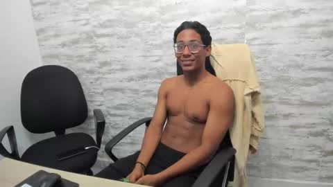 Snapshot of max_cumpower72 chatting on 09-28-25, 01:00 max_cumpower72 online show from 09-28-25, 01:00