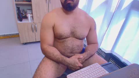 Snapshot of max_love25 chatting on 05-07-26, 08:25 max_love25 online show from 05-07-26, 08:25
