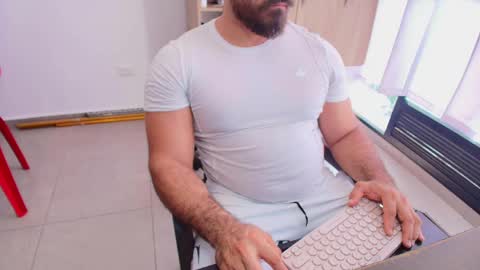 Snapshot of max_love25 chatting on 05-16-26, 09:13 max_love25 online show from 05-16-26, 09:13