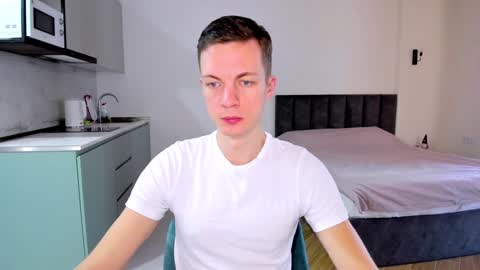 Snapshot of max_shy chatting on 01-21-25, 05:27 Max online show from 01-21-25, 05:27