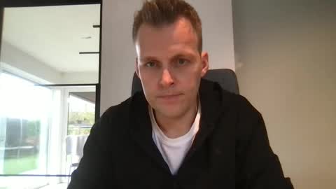 Max take off clothes online show from 12-19-24, 11:50