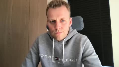 Max take off clothes online show from 01-27-25, 10:38