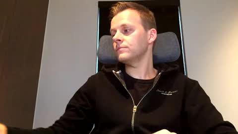 Max take off clothes online show from 02-20-25, 07:23