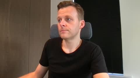 Max take off clothes online show from 02-21-25, 07:56