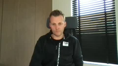 Max take off clothes online show from 03-11-25, 08:41