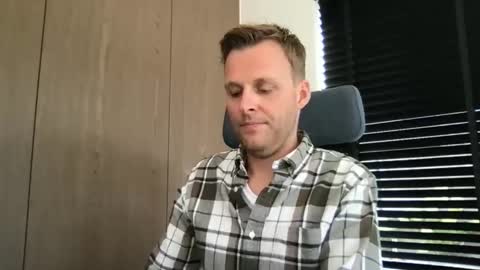 Max take off clothes online show from 09-30-25, 09:25