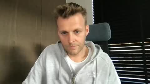 Max take off clothes online show from 12-15-25, 01:26