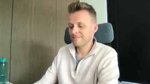 Max take off clothes online show from 03-23-26, 01:15