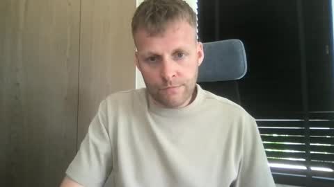 Max take off clothes online show from 04-24-26, 11:56