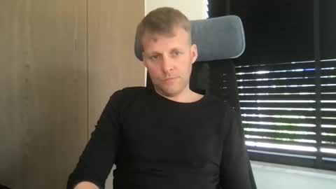 Max take off clothes online show from 04-27-26, 12:14