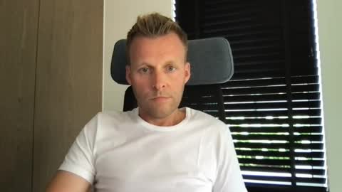 Max take off clothes online show from 07-23-26, 09:51