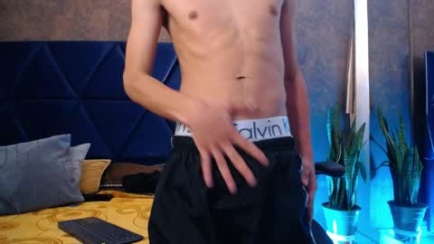 Snapshot of max_valentino chatting on 04-01-26, 05:52 MAX--- online show from 04-01-26, 05:52