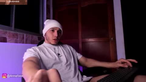 max_valiant1 online show from 01-13-26, 04:40