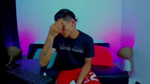 MAX     online show from 09-30-25, 02:00