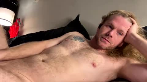 Snapshot of maxaux chatting on 01-24-25, 11:26 Max online show from 01-24-25, 11:26