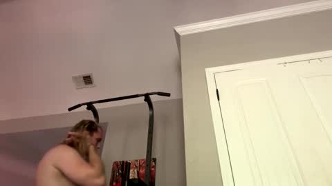 Snapshot of maxaux chatting on 09-16-25, 05:47 Max online show from 09-16-25, 05:47