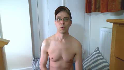 Max Davies online show from 03-12-26, 03:18