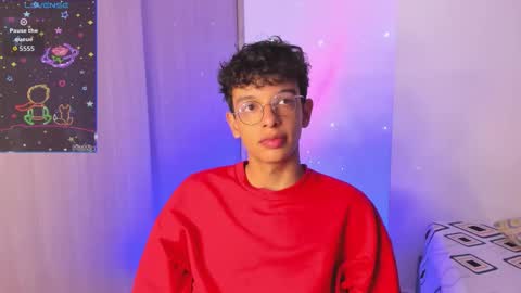 Snapshot of maxfrost1 chatting on 03-08-26, 12:08 Max online show from 03-08-26, 12:08