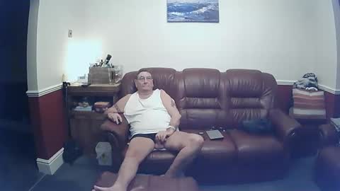 Snapshot of maxi_johnes chatting on 01-05-25, 09:36 MAX online show from 01-05-25, 09:36