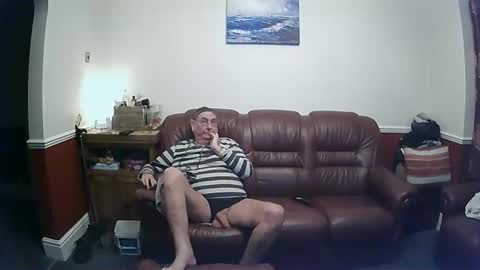 Snapshot of maxi_johnes chatting on 01-08-25, 09:23 MAX online show from 01-08-25, 09:23