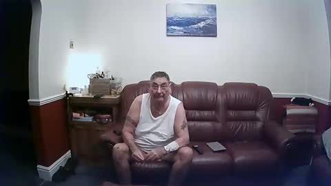 Snapshot of maxi_johnes chatting on 02-06-25, 10:32 MAX online show from 02-06-25, 10:32