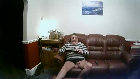 Snapshot of maxi_johnes chatting on 02-07-25, 09:48 MAX online show from 02-07-25, 09:48