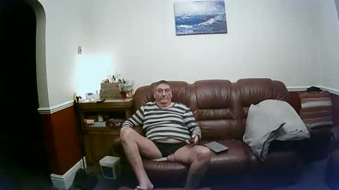 Snapshot of maxi_johnes chatting on 02-18-25, 02:05 MAX online show from 02-18-25, 02:05