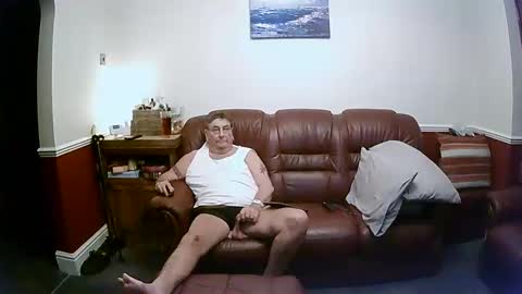 Snapshot of maxi_johnes chatting on 02-22-25, 01:00 MAX online show from 02-22-25, 01:00