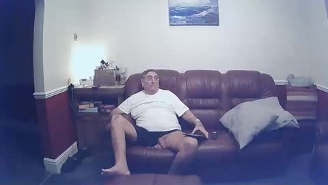 Snapshot of maxi_johnes chatting on 02-25-25, 09:35 MAX online show from 02-25-25, 09:35