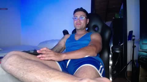 Snapshot of maxi_mux1 chatting on 02-06-25, 05:14 MAXI online show from 02-06-25, 05:14