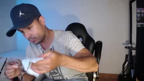 Snapshot of maxi_mux1 chatting on 03-07-25, 05:18 MAXI online show from 03-07-25, 05:18