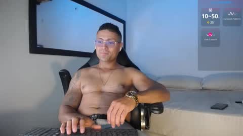 Snapshot of maxi_mux1 chatting on 09-16-25, 04:35 MAXI online show from 09-16-25, 04:35