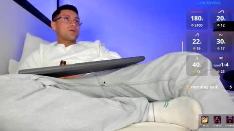 Snapshot of maxi_mux1 chatting on 02-28-26, 10:38 MAXI online show from 02-28-26, 10:38