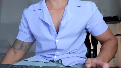 Snapshot of maxi_mux1 chatting on 03-04-26, 11:00 MAXI online show from 03-04-26, 11:00