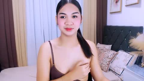 Snapshot of maxie_greyson chatting on 10-16-25, 10:49 maxie greyson online show from 10-16-25, 10:49