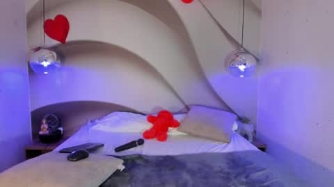 maxim online show from 02-18-25, 06:04