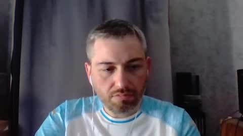 Snapshot of maximefrxx chatting on 06-17-26, 03:35 Maxime online show from 06-17-26, 03:35