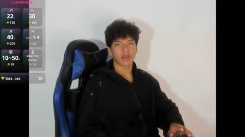 Snapshot of maximiliano_kh4lil chatting on 07-21-26, 02:19 Maximiliano online show from 07-21-26, 02:19