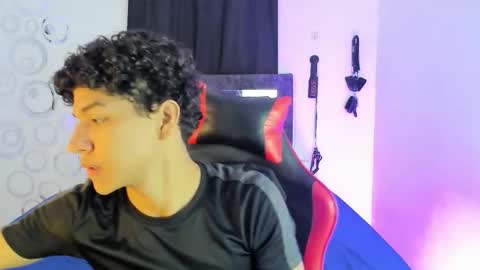 Maximiliano online show from 11-14-25, 07:56