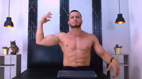 Maximiliano online show from 05-25-26, 06:47