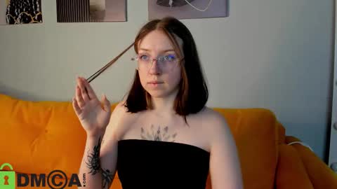 Snapshot of maximmouse chatting on 03-11-26, 12:22 maxine online show from 03-11-26, 12:22