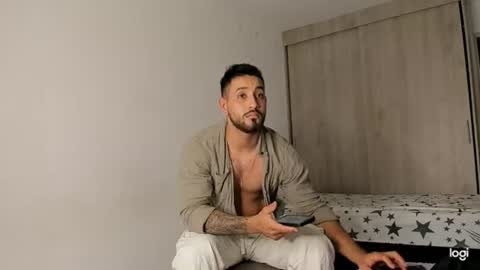 Maximo online show from 06-14-26, 04:25