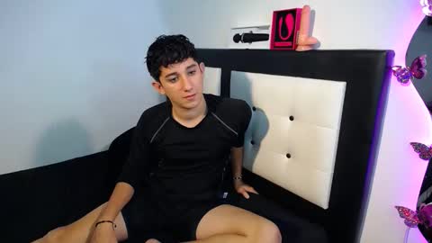 Snapshot of maximo_and_isa chatting on 10-06-25, 03:04 -- maximo and isa -- online show from 10-06-25, 03:04